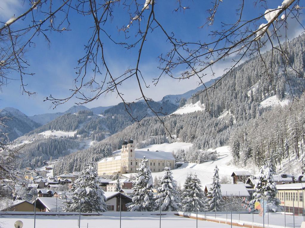 Disentiserhof C502 Bagian luar foto